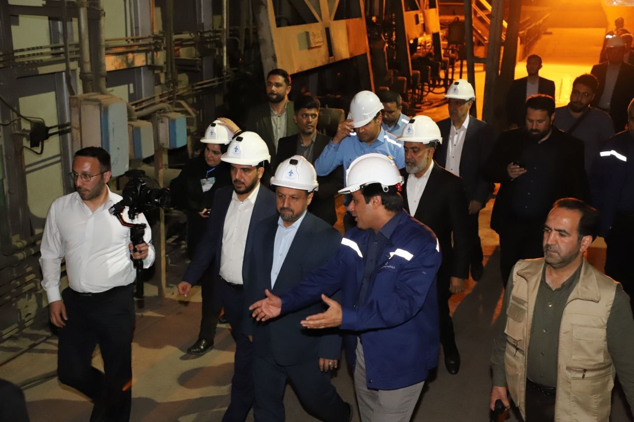 بازدید دکتر خاندوزی وزیر امور اقتصادی و دارایی از گروه ملی صنعتی فولاد ایران بازدید دکتر خاندوزی وزیر امور اقتصادی و دارایی از گروه ملی صنعتی فولاد ایران