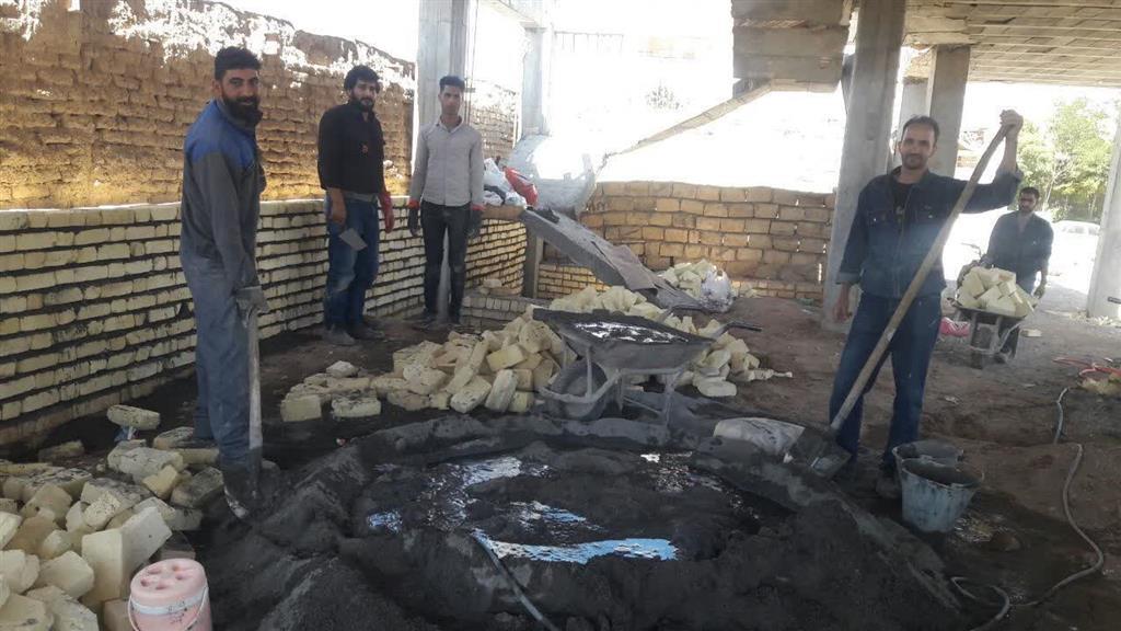 تحویل واحد مسکونی به خانواده نیازمند در شهر ورنامخواست تحویل واحد مسکونی به خانواده نیازمند در شهر ورنامخواست