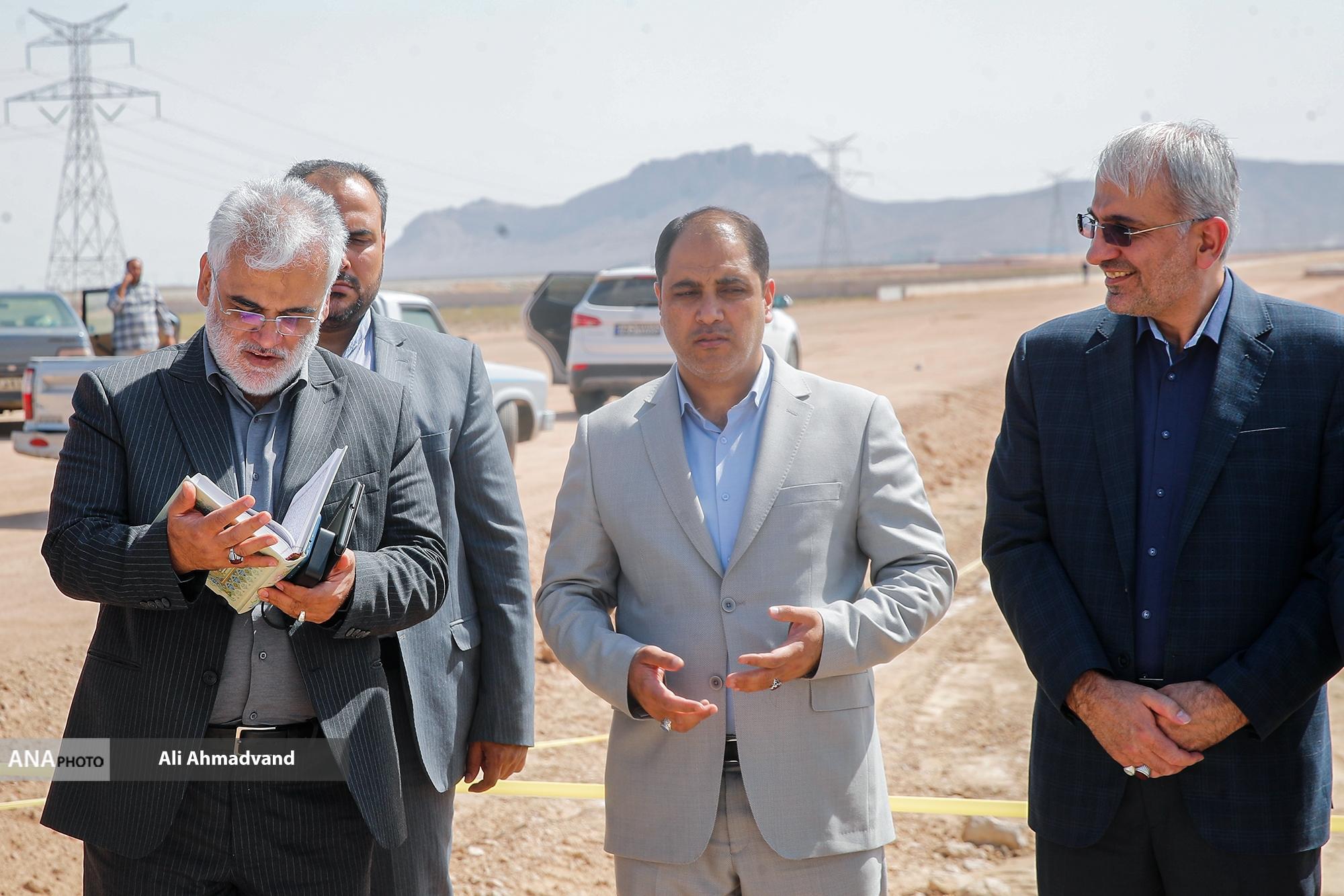 مراسم کلنگزنی کارگاه مهندسی معکوس و «سرای نوآوری فولاد، زنجیره تأمین و صنایع وابسته دانشگاه آزاد اسلامی سیرجان» برگزار شد مراسم کلنگزنی کارگاه مهندسی معکوس و «سرای نوآوری فولاد، زنجیره تأمین و صنایع وابسته دانشگاه آزاد اسلامی سیرجان» برگزار شد
