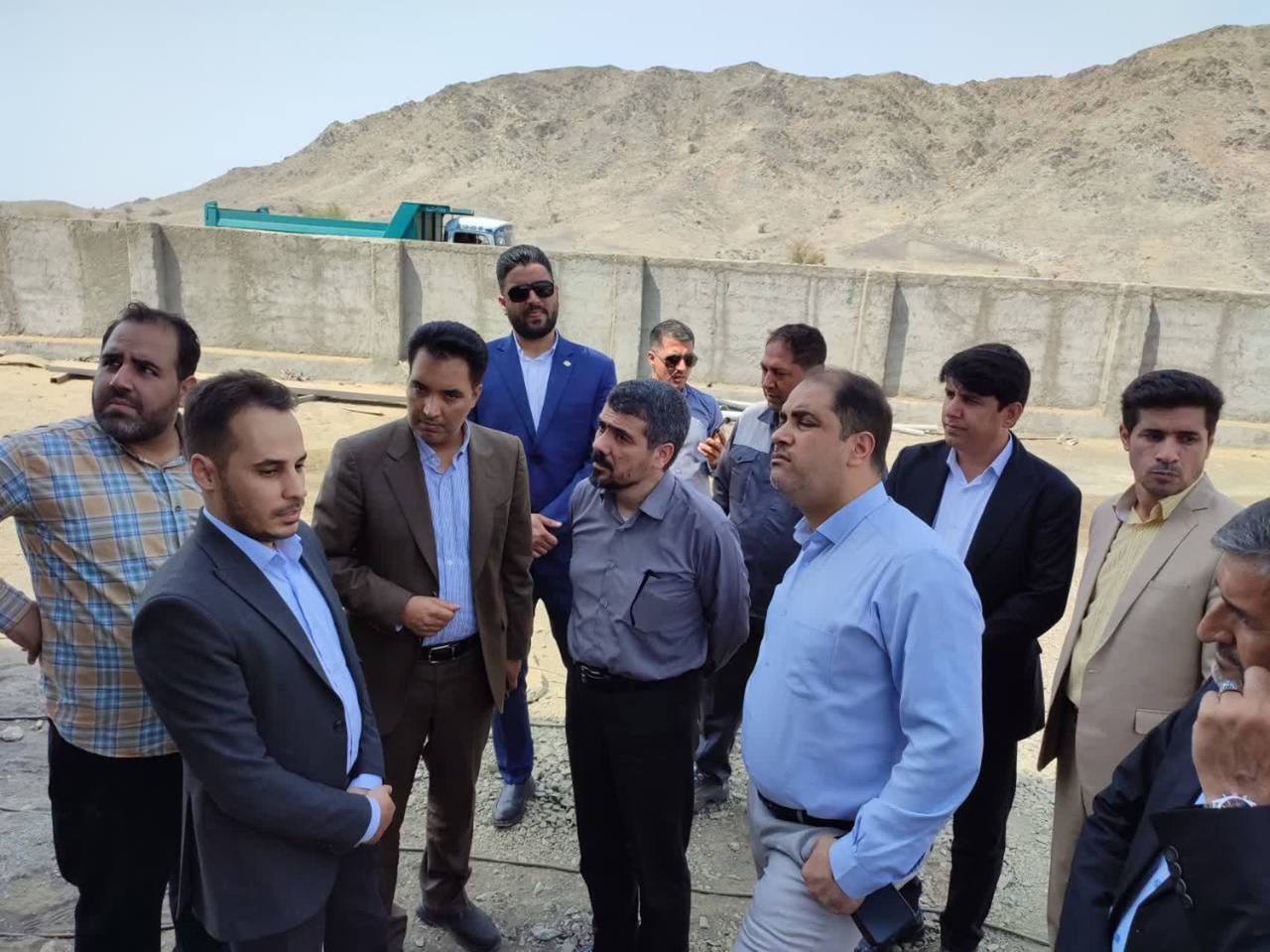 بازدید معاون معادن و فرآوری مواد وزارت صمت از جنوب استان کرمان و بررسی میدانی از روند احداث کارخانه تیتانیوم کهنوج بازدید معاون معادن و فرآوری مواد وزارت صمت از جنوب استان کرمان و بررسی میدانی از روند احداث کارخانه تیتانیوم کهنوج