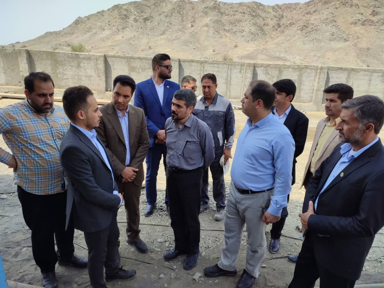 بازدید معاون معادن و فرآوری مواد وزارت صمت از جنوب استان کرمان و بررسی میدانی از روند احداث کارخانه تیتانیوم کهنوج بازدید معاون معادن و فرآوری مواد وزارت صمت از جنوب استان کرمان و بررسی میدانی از روند احداث کارخانه تیتانیوم کهنوج