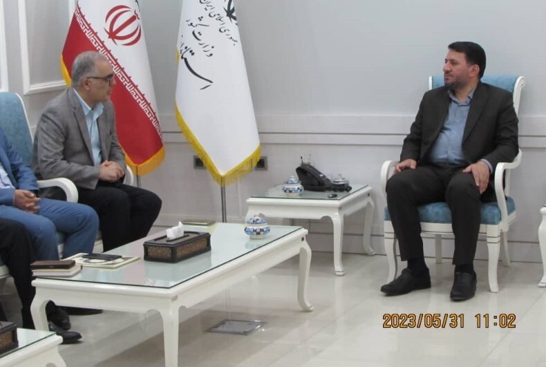 تفاهم‌نامه سازمان زمین‌شناسی و استانداری یزد امضا شد: توسعه فعالیت‌های زمین‌شناسی و اکتشاف ذخایرمعدنی در استان یزد