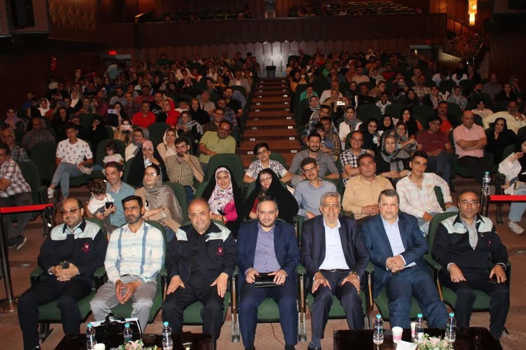 بازدیدهای خانوادهها از خط تولید، موجب حمایت از ذوب آهن است بازدیدهای خانوادهها از خط تولید، موجب حمایت از ذوب آهن است