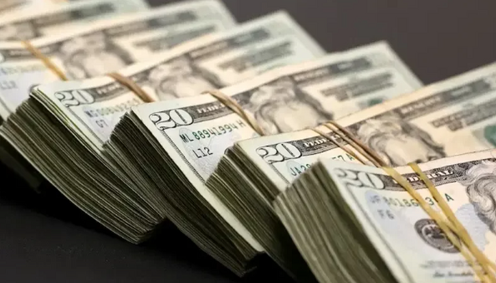 قیمت دلار گوش به فرمان سیاست می‌شود؟