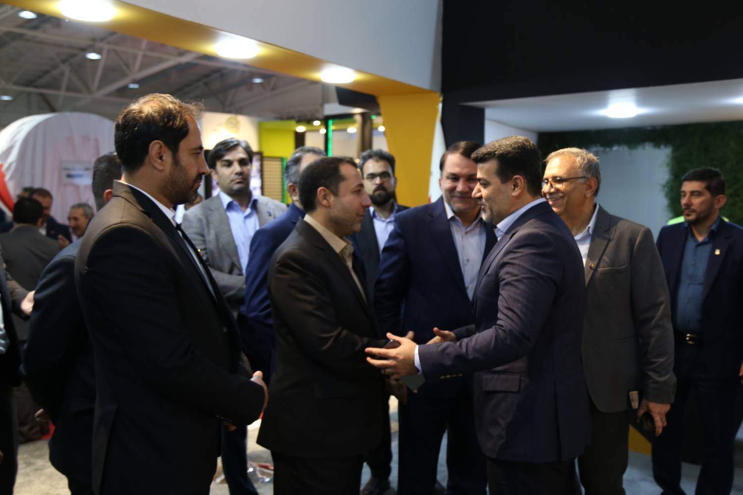 حضور مدیران عامل گروه مدیریت سرمایهگذاری امید و بانک سپه در غرفه صباانرژی حضور مدیران عامل گروه مدیریت سرمایهگذاری امید و بانک سپه در غرفه صباانرژی