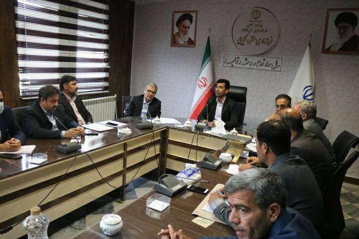 کاهش قیمت کالا‌های اساسی از دستاورد‌های کارگروه تنظیم بازار است/ عزم جدی ستاد تسهیل برای تحقق شعار سال