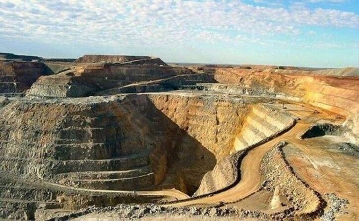 هشدار استاندار یزد درباره افتتاح نشدن معادن