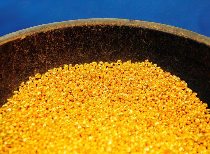 اونس جهانی طلا همچنان در نوسان، کاهش قیمت مس با ضعف اقتصادی در چین