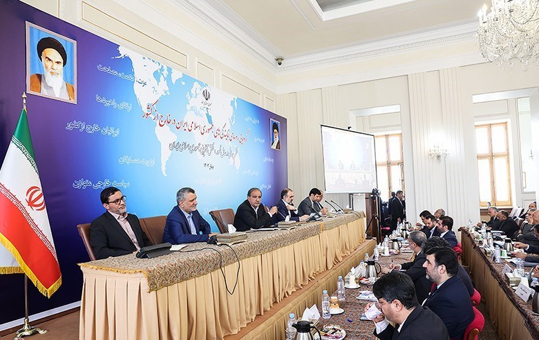 برنامه صادرات غیرنفتی برای سال ۱۴۰۴ رسیدن به مرز ۷۵ میلیارد دلار است/ رویکرد اساسی ما در سرمایهگذاری و تولید میبایست «تولید صادراتی» باشد برنامه صادرات غیرنفتی برای سال ۱۴۰۴ رسیدن به مرز ۷۵ میلیارد دلار است/ رویکرد اساسی ما در سرمایهگذاری و تولید میبایست «تولید صادراتی» باشد