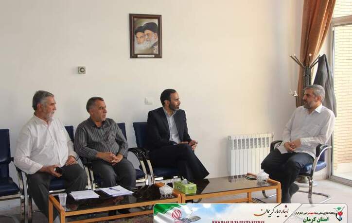 نشست سرپرست بنیاد استان کرمان با مدیر روابط عمومی مجتمع مس سرچشمه رفسنجان در خصوص مشکلات ایثارگران استان