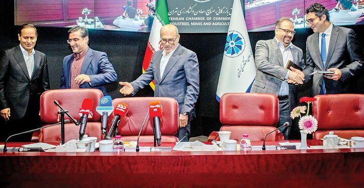 نتیجه جدال خاموش در اتاق تهران/ کرسی‌های هیات رئیسه تقسیم شد؛ اثر دو قطبی «ائتلاف برای فردا» چه بود؟