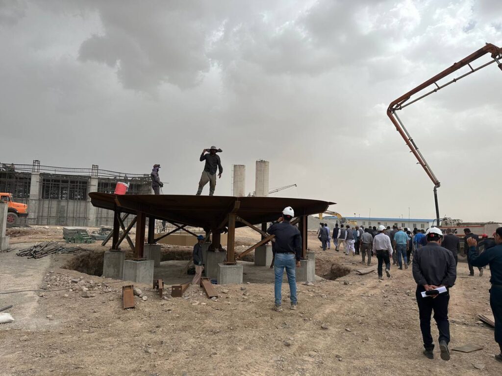 بازدید استاندار سیستان و بلوچستان از محل احداث کارخانه و روند پیشرفت پروژه اکتشافی طلای مادوفتی/ بازدیدی که طوفان شن هم نتوانست مانع آن شود