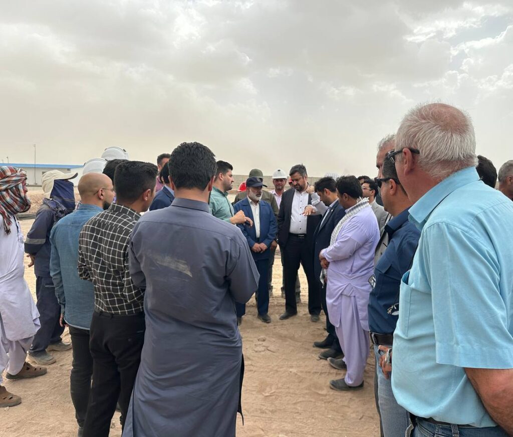 بازدید استاندار سیستان و بلوچستان از محل احداث کارخانه و روند پیشرفت پروژه اکتشافی طلای مادوفتی/ بازدیدی که طوفان شن هم نتوانست مانع آن شود