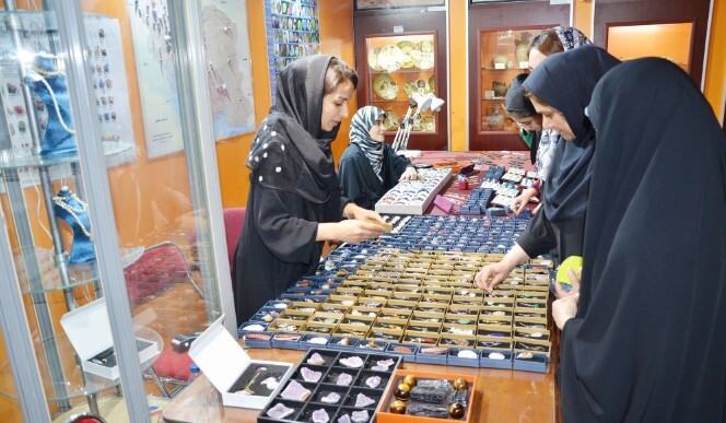 نمایشگاه سنگ و کانی در موزه علوم‌زمین سازمان زمین‌شناسی و اکتشافات‌ معدنی کشور میزبان علاقه‌مندان