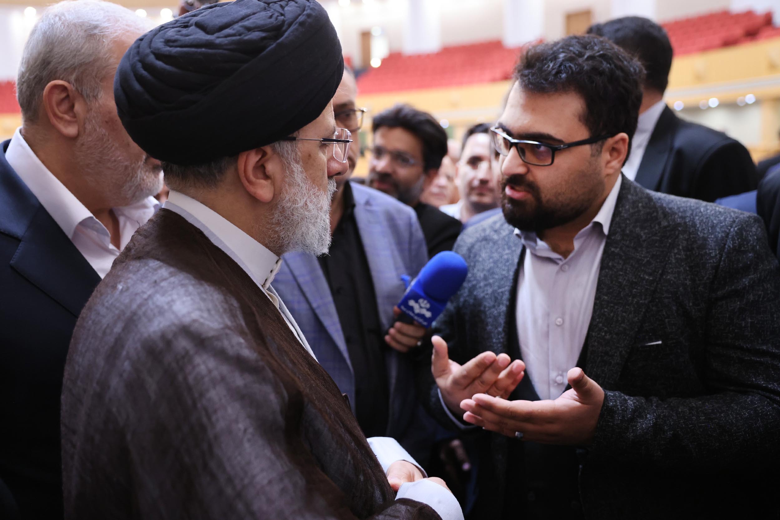 رفتار دولتمردان باید امیدآفرین باشد/ هیچ خط تولیدی نباید متوقف شود/ راهکار عبور از مشکلات اقتصادی مدیریت ظرفیتهای داخلی است/ راهکار رفع مشکلات را در دست و لبخند بیگانگان دنبال نمیکنیم/ پارکهای فناوری و دانش بنیان نقطه قدرت کشور است رفتار دولتمردان باید امیدآفرین باشد/ هیچ خط تولیدی نباید متوقف شود/ راهکار عبور از مشکلات اقتصادی مدیریت ظرفیتهای داخلی است/ راهکار رفع مشکلات را در دست و لبخند بیگانگان دنبال نمیکنیم/ پارکهای فناوری و دانش بنیان نقطه قدرت کشور است
