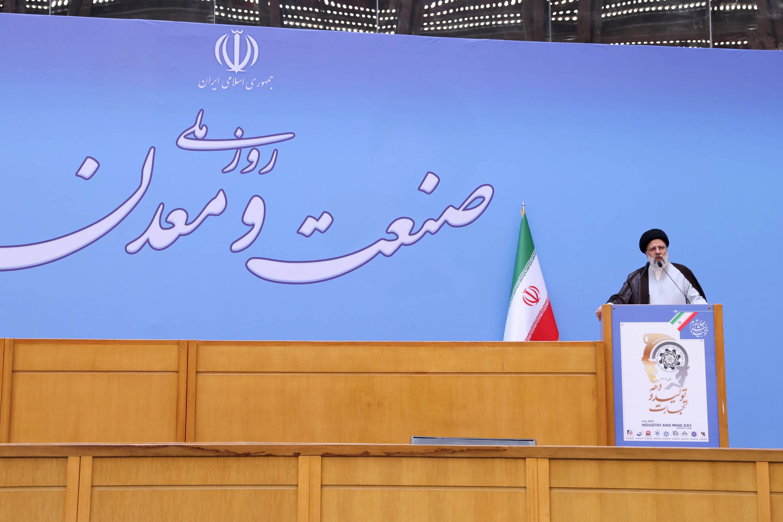 رفتار دولتمردان باید امیدآفرین باشد/ هیچ خط تولیدی نباید متوقف شود/ راهکار عبور از مشکلات اقتصادی مدیریت ظرفیتهای داخلی است/ راهکار رفع مشکلات را در دست و لبخند بیگانگان دنبال نمیکنیم/ پارکهای فناوری و دانش بنیان نقطه قدرت کشور است رفتار دولتمردان باید امیدآفرین باشد/ هیچ خط تولیدی نباید متوقف شود/ راهکار عبور از مشکلات اقتصادی مدیریت ظرفیتهای داخلی است/ راهکار رفع مشکلات را در دست و لبخند بیگانگان دنبال نمیکنیم/ پارکهای فناوری و دانش بنیان نقطه قدرت کشور است