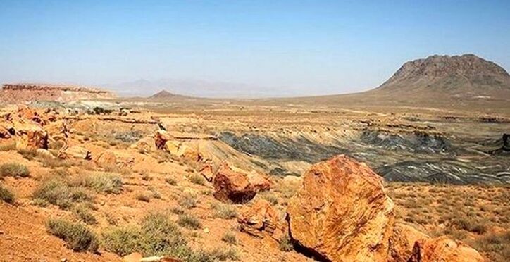 چرخ معدنکاری به‌سختی می‌چرخد