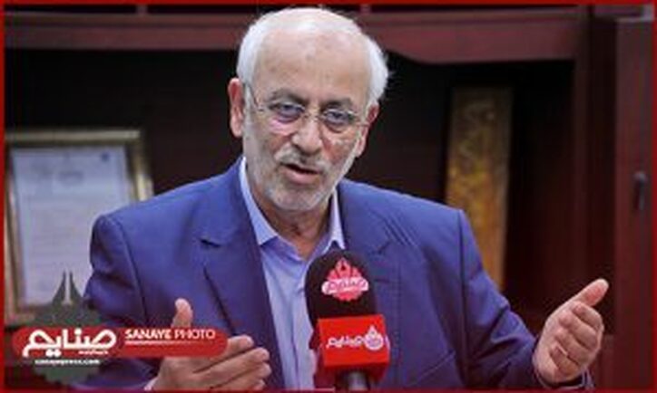 اجرای اهداف برنامه هفتم در حوزه صنعت و معدن نیازمند ۳۰ هزار همت منابع ریالی و بالای ۱۲۰ میلیارد منابع ارزی است/ برنامه هفتم از برنامه‌های قبلی نیز ضعیف‌تر نوشته شده است/ اجرای برنامه هفتم تنها یک راه‌حل دارد