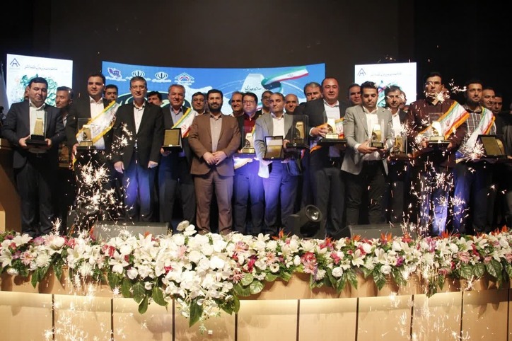 آئین تجلیل از منتخبین صنعتی و معدنی استان برگزار شد/ رشد ۶.۷ درصدی نرخ صنعتی استان در دولت سیزدهم