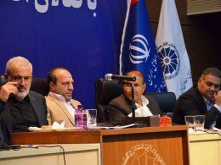 تشریح مشکلات بخش خصوصی و پیشنهادات رئیس اتاق یاسوج در نشست هم اندیشی با وزیر صمت