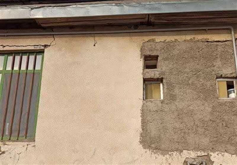 گسل یا معدن زغال سنگ؛ علت تخریب خانهها و فرونشست روستای گسل یا معدن زغال سنگ؛ علت تخریب خانهها و فرونشست روستای