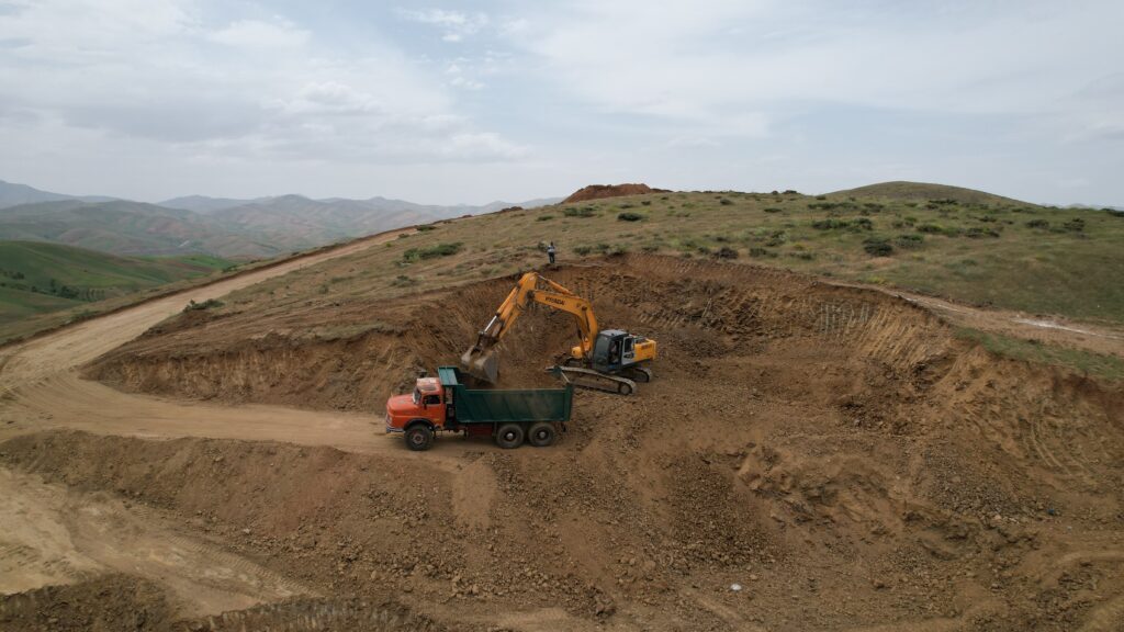 جلسه ارزیابی عملکرد ۳ ماهه منتهی به خرداد سال ۱۴۰۲ شرکت توسعه طلای کردستان برگزار شد