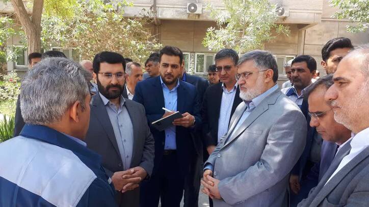 بررسی مشکلات دو واحد صنعتی در استان آذربایجان‌غربی به‌صورت میدانی
