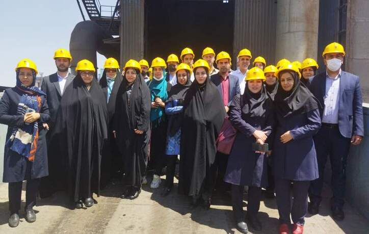 بازدید نخبگان علمی شاهد و ایثارگر استان از ذوب آهن اصفهان