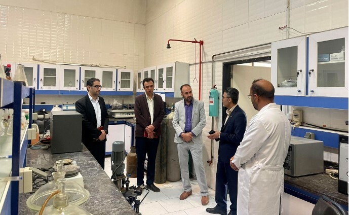 بازدید رئیس پژوهشگاه مواد و انرژی از مرکز پژوهشهای کاربردی علوم زمین البرز بازدید رئیس پژوهشگاه مواد و انرژی از مرکز پژوهشهای کاربردی علوم زمین البرز