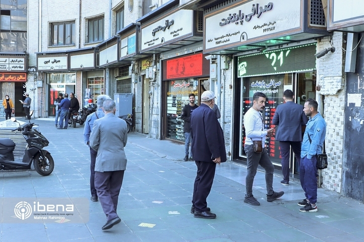 آرامش بازار‌ها با اجرای سیاست تثبیت نرخ ارز/ حباب مسکن و خودرو در حال تخلیه شدن
