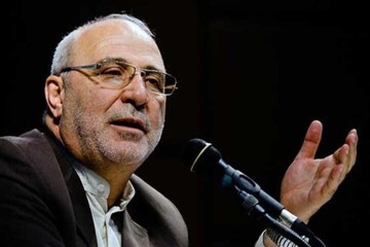 بانک مرکزی باید پاسخگوی تلاطم نرخ ارز باشد/ چرا ارز تک نرخی نشد؟