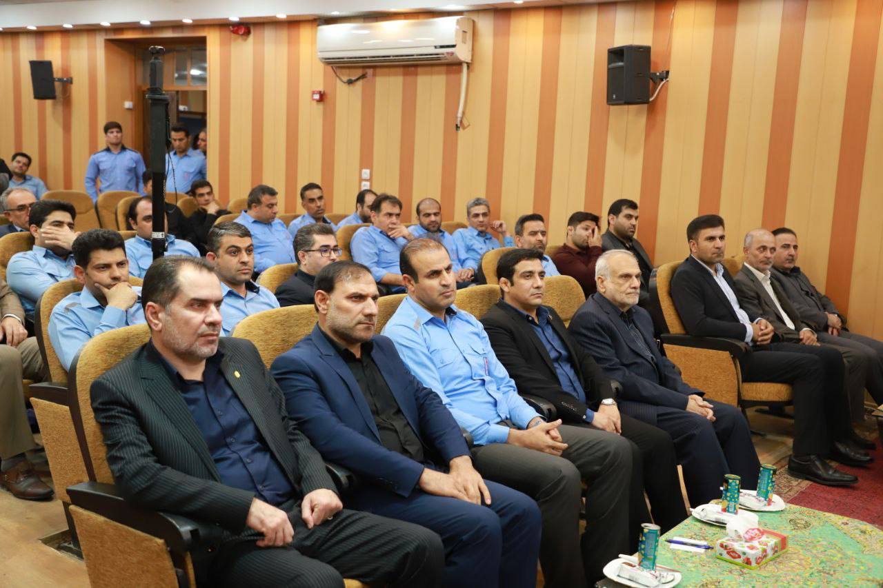 آیین حمایت گروه ملی صنعتی فولاد ایران از قهرمانان کشتی فرنگی خوزستان برگزار شد