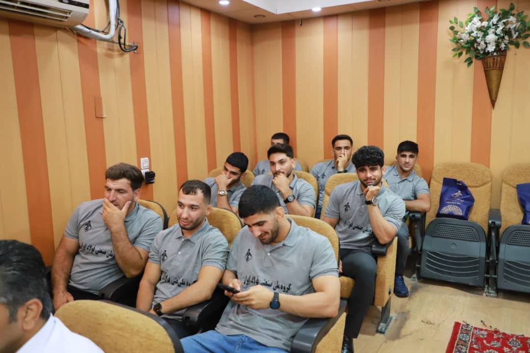 آیین حمایت گروه ملی صنعتی فولاد ایران از قهرمانان کشتی فرنگی خوزستان برگزار شد