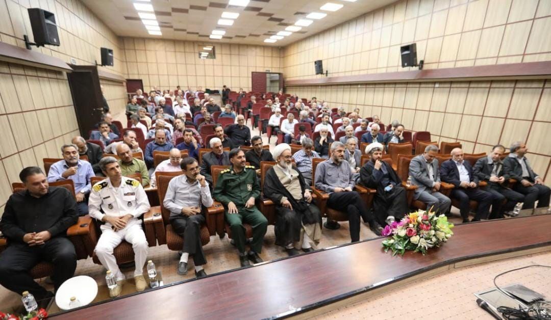 از آزادگان سرافراز سیرجانی تجلیل شد از آزادگان سرافراز سیرجانی تجلیل شد