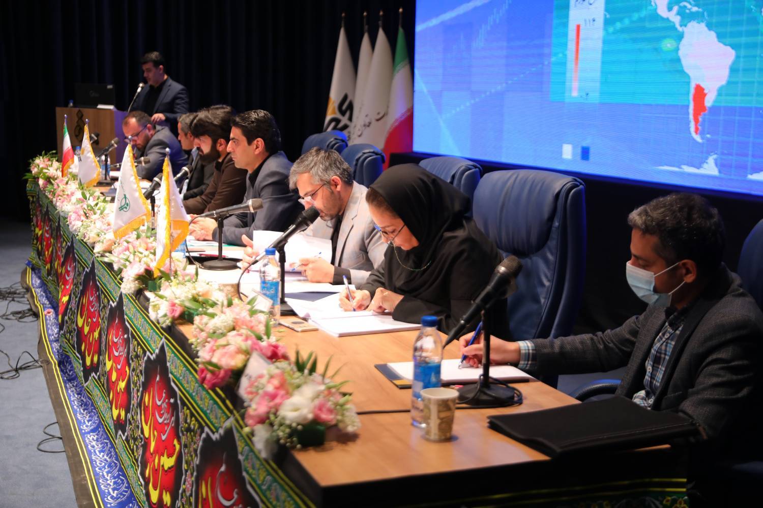 وصندوق ۲۳۵ تومان سود برای هر سهم تقسیم کرد وصندوق ۲۳۵ تومان سود برای هر سهم تقسیم کرد