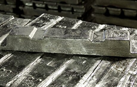 انتقال مازاد فلز روی به انبار‌های «LME» با افزایش واردات چین