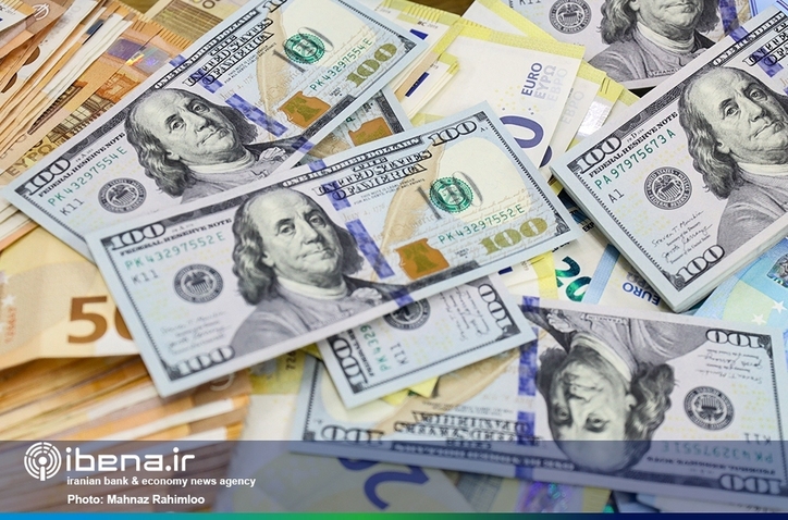 عرضه ارز نیمایی با قیمت آزاد توسط برخی صرافان متخلف