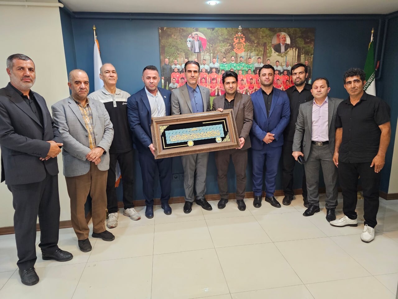 دیدار اعضای هیات ورزش کارگری استان آذربایجان شرقی با مدیرعامل باشگاه مس سونگون دیدار اعضای هیات ورزش کارگری استان آذربایجان شرقی با مدیرعامل باشگاه مس سونگون