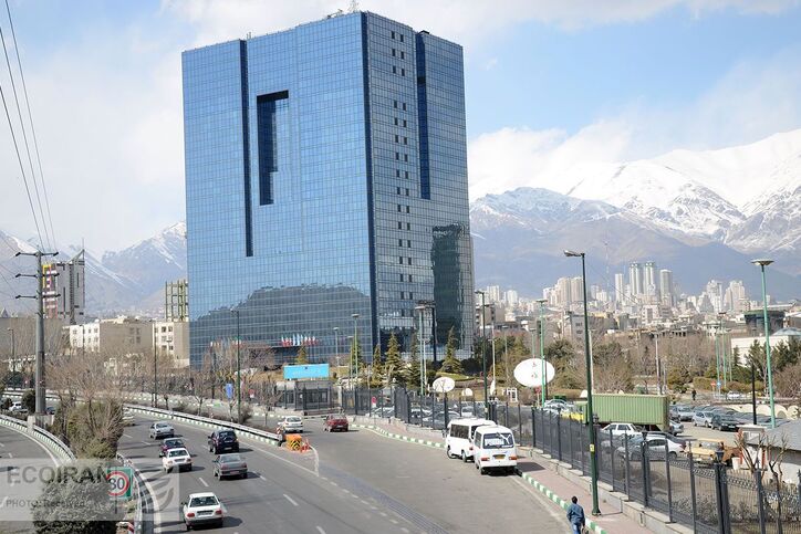 لزوم افزایش نظارت بانک مرکزی بر مبادلات ارزی بانک‌ها