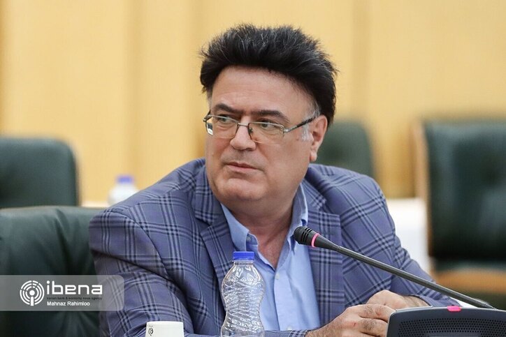 بانک مرکزی با انحلال کانون صرافان مانع گران‌فروشی در بازار ارز شد