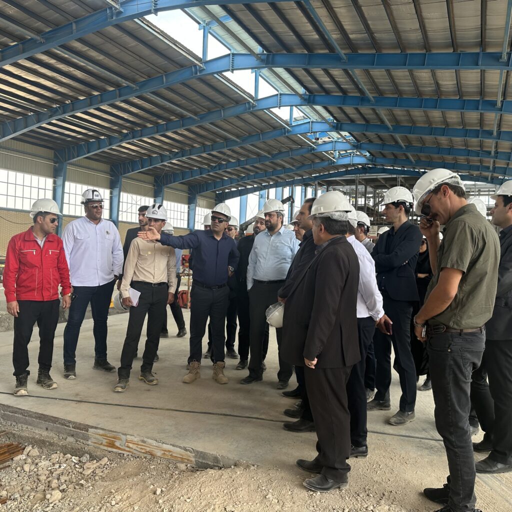 بازدید مدیرعامل و مدیران ارشد هلدینگ صدرتامین از محل پروژه احداث کارخانه پشم شیشه ایران در منطقه ویژه اقتصادی بازدید مدیرعامل و مدیران ارشد هلدینگ صدرتامین از محل پروژه احداث کارخانه پشم شیشه ایران در منطقه ویژه اقتصادی