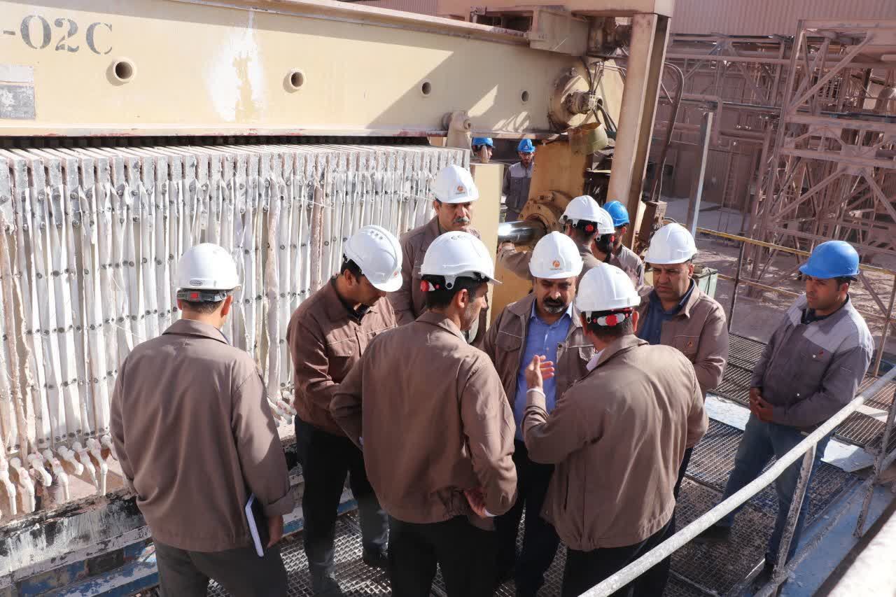 بازدید مدیرعامل شرکت آلومینای ایران از واحدهای عملیاتی شرکت بازدید مدیرعامل شرکت آلومینای ایران از واحدهای عملیاتی شرکت