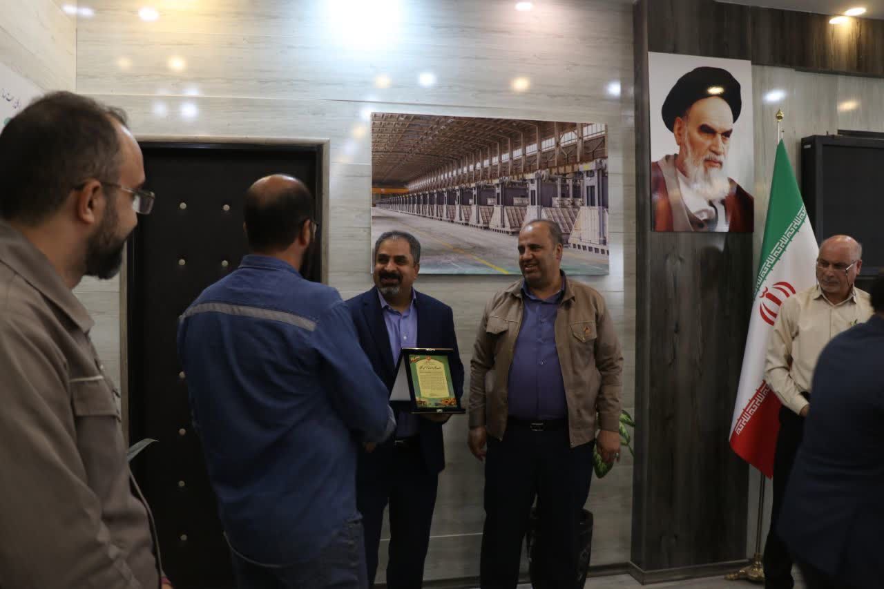 بازدید مدیرعامل شرکت آلومینای ایران از واحدهای عملیاتی شرکت بازدید مدیرعامل شرکت آلومینای ایران از واحدهای عملیاتی شرکت