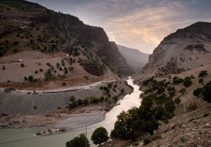 مجوز زیست محیطی سد خرسان ۳ در سال ۱۳۹۳ صادر شده است