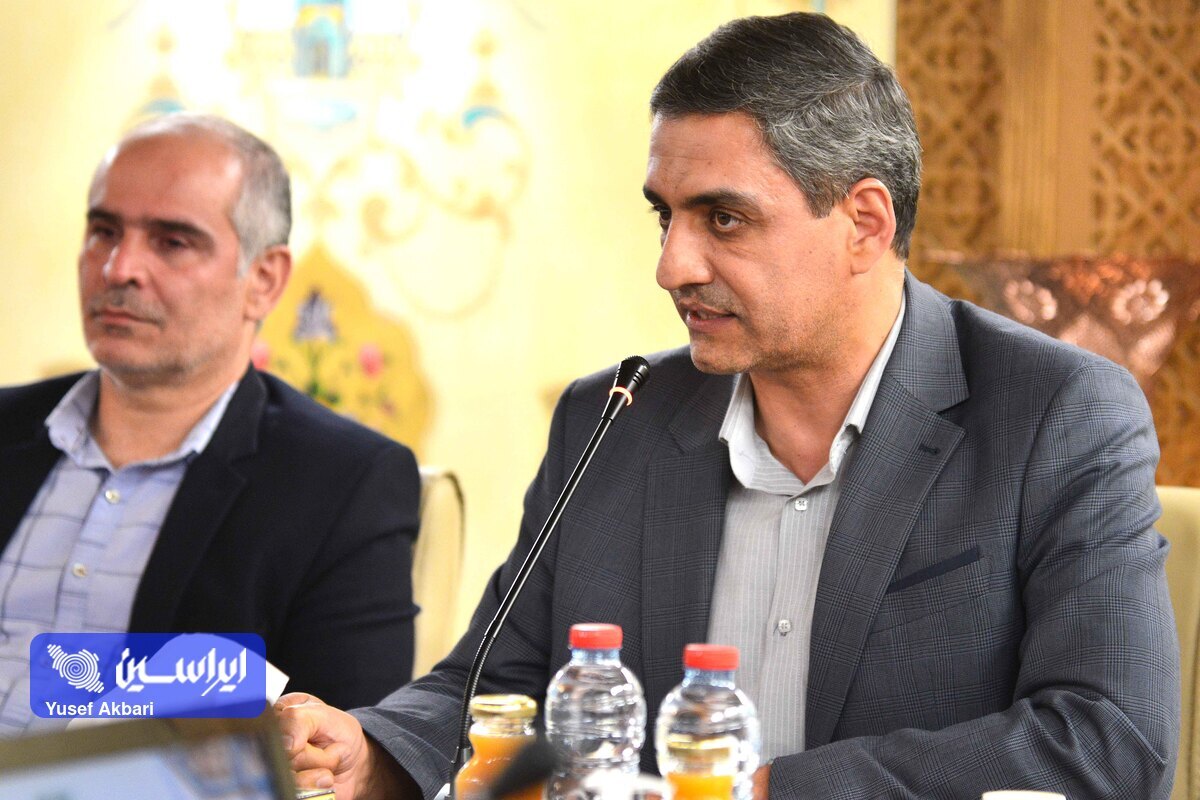 شرکت‌های فولادی تنها امید بخش خصوصی برای صنعت برق کشور است