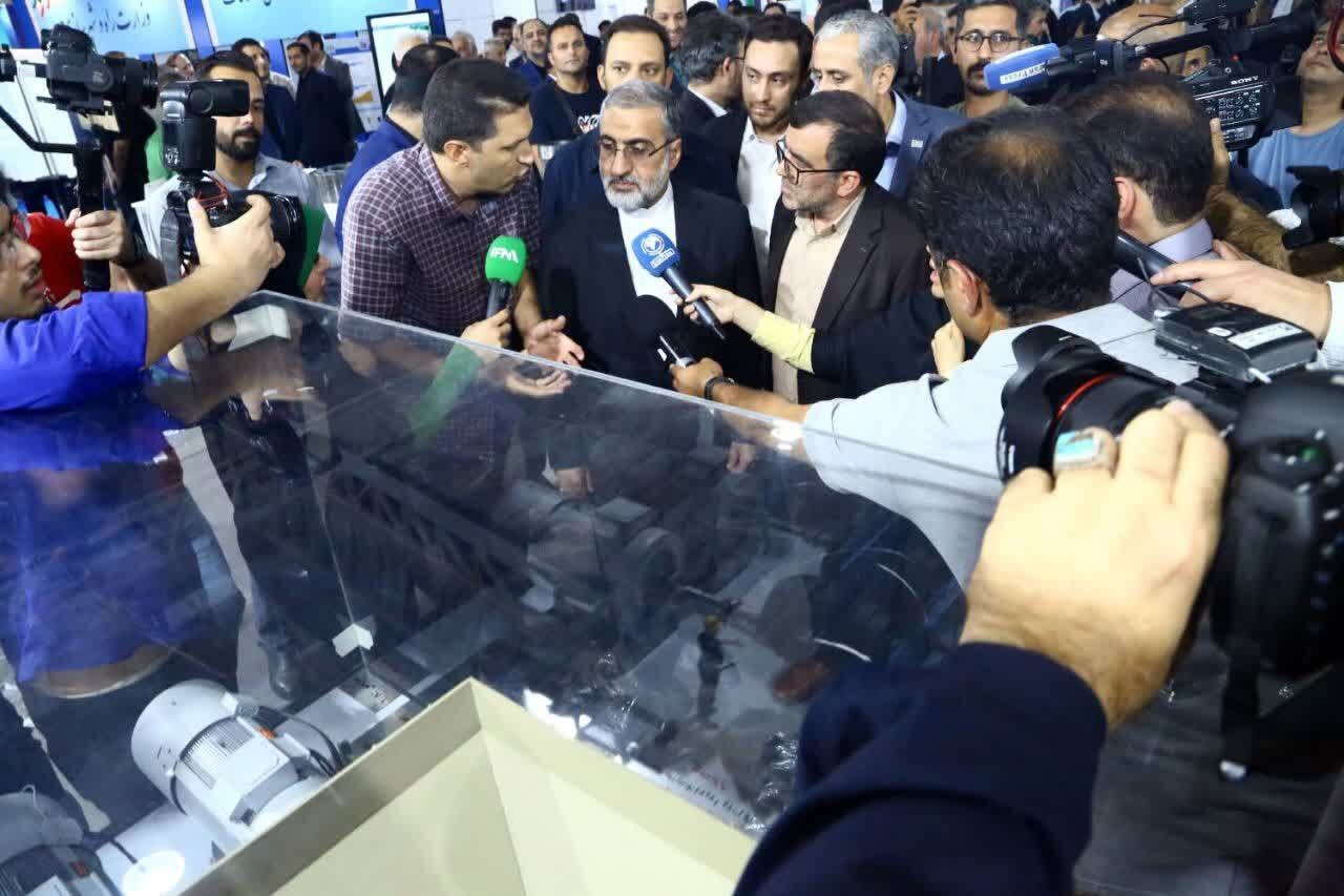 حضور دکتر اسماعیلی رئیس دفتر رئیس جمهور در غرفه ایمیدرو در نمایشگاه «روایت خدمت» حضور دکتر اسماعیلی رئیس دفتر رئیس جمهور در غرفه ایمیدرو در نمایشگاه «روایت خدمت»