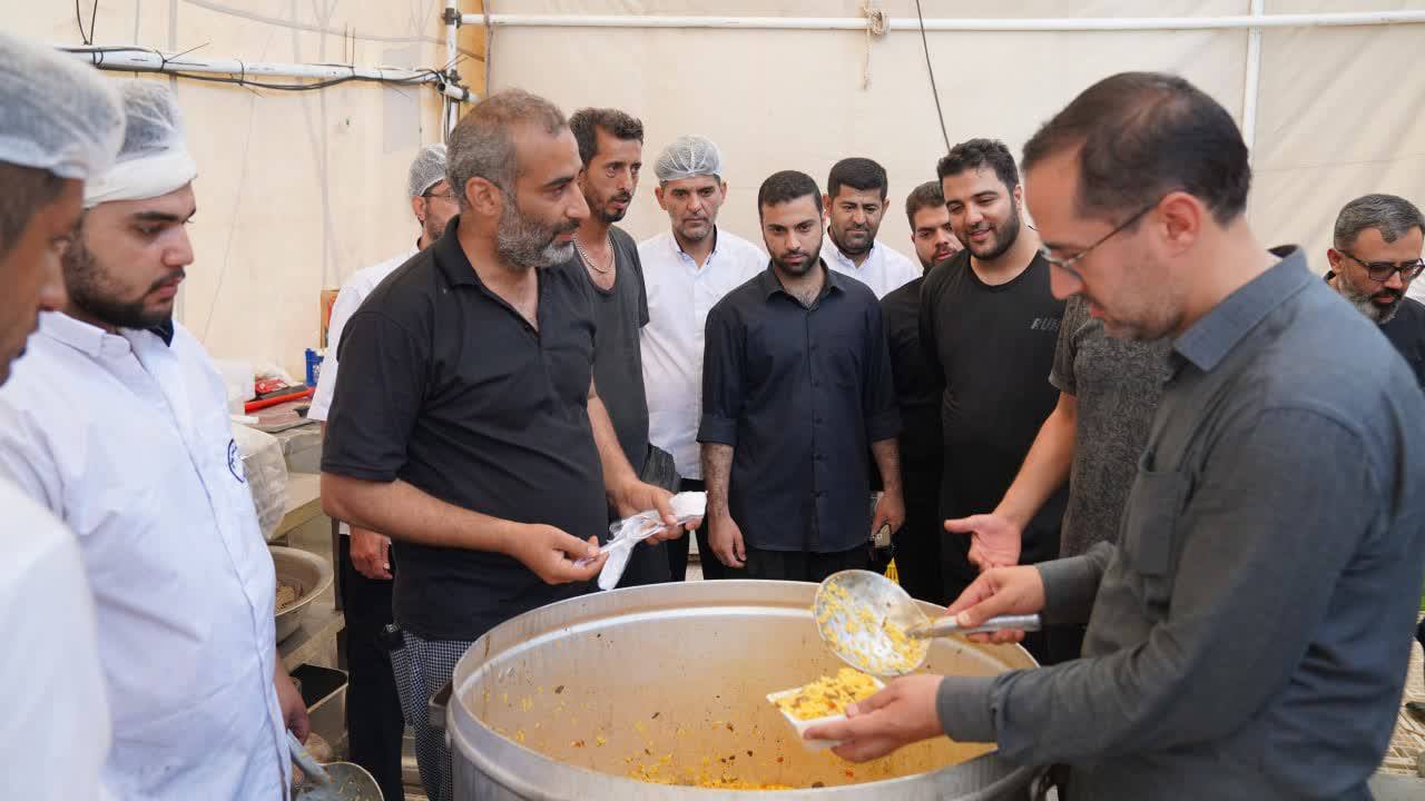 تقدیر دادستان یزد از تکریم زائران حسینی در موکب شرکت معدنی و صنعتی چادرملو تقدیر دادستان یزد از تکریم زائران حسینی در موکب شرکت معدنی و صنعتی چادرملو