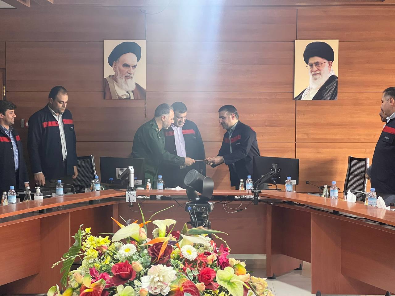 مراسم تکریم و معارفه فرمانده پایگاه بسیج فولاد اکسین خوزستان/ مهندس محمدی: ضرورت ترویج تفکر و فرهنگ بسیجی/ رشد تولید فولاد اکسین با تفکر بسیجی و انقلابی و روحیه جهادی حاصل شد