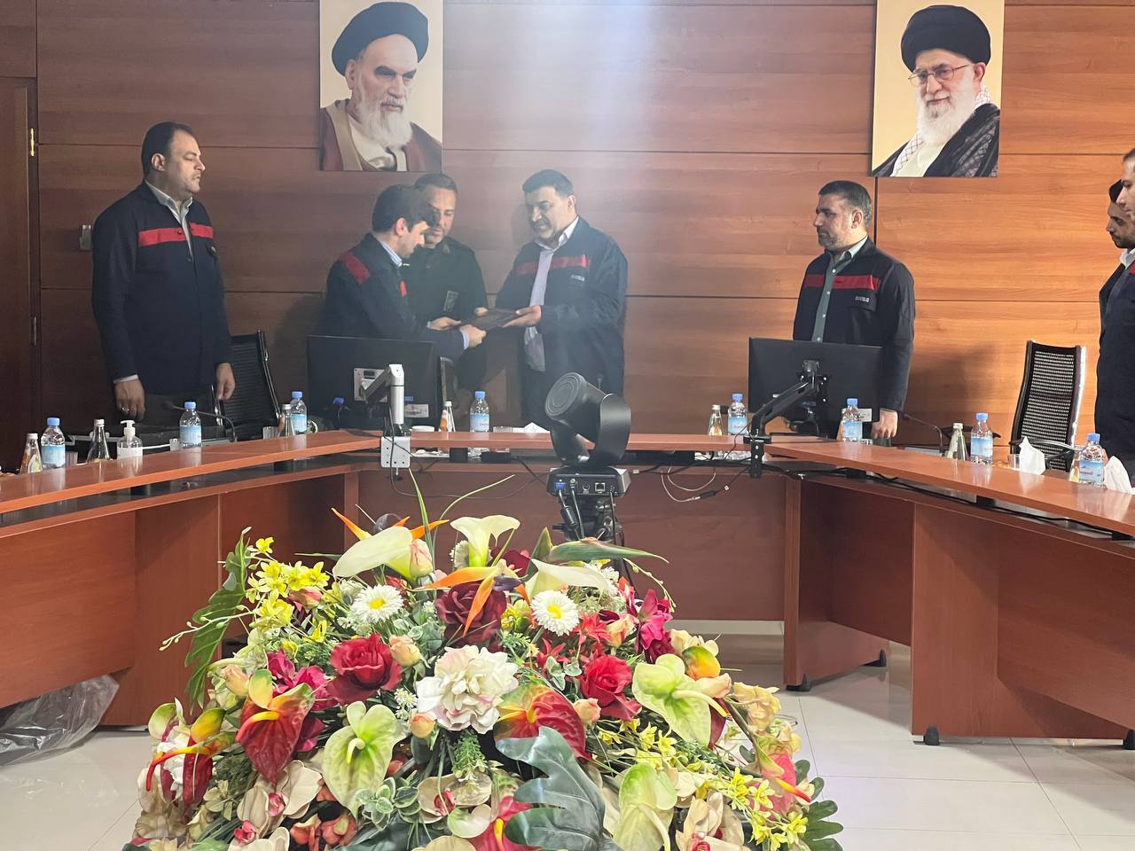 مراسم تکریم و معارفه فرمانده پایگاه بسیج فولاد اکسین خوزستان/ مهندس محمدی: ضرورت ترویج تفکر و فرهنگ بسیجی/ رشد تولید فولاد اکسین با تفکر بسیجی و انقلابی و روحیه جهادی حاصل شد