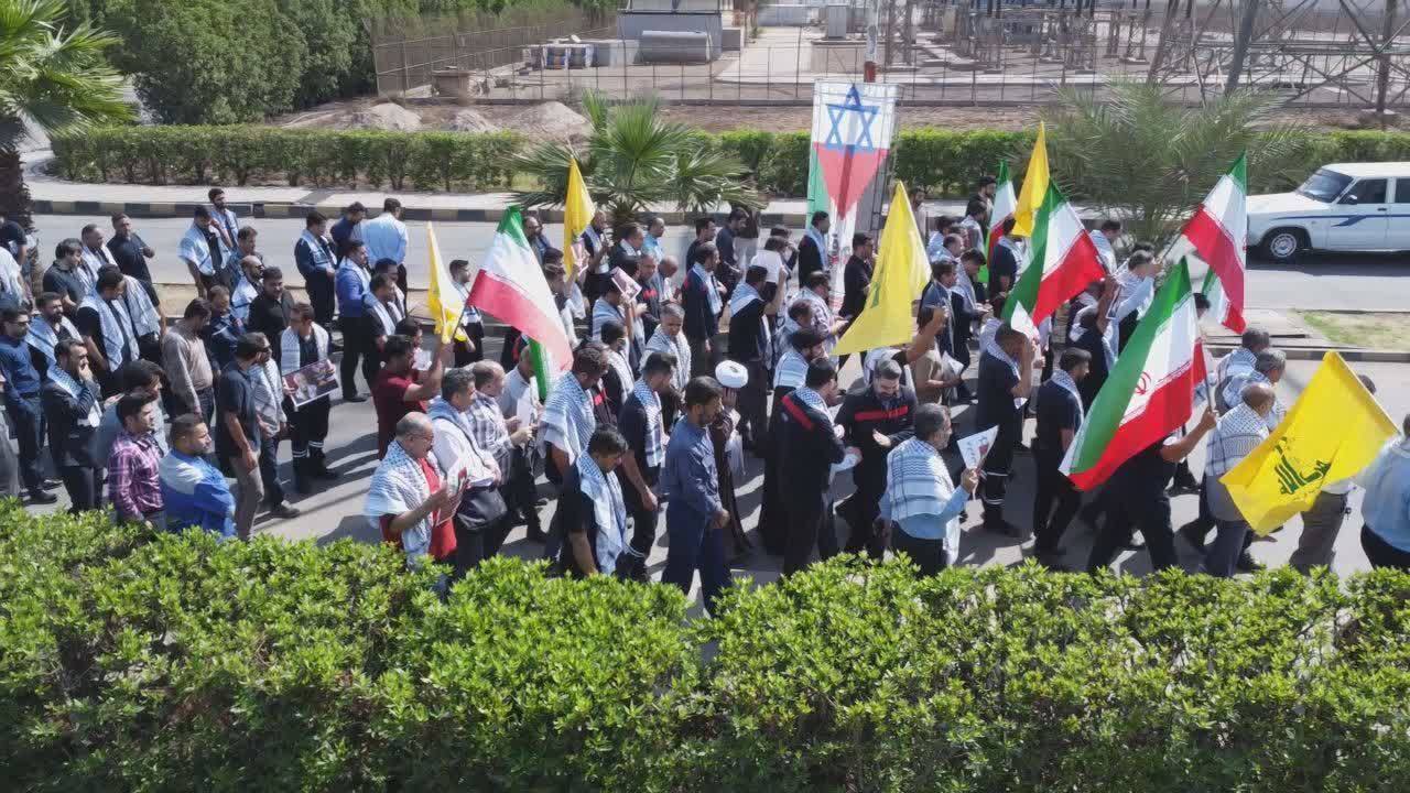 راهپیمایی اکسینیها در محکومیت بمباران غزه/ یکصدا؛ مرگ بر اسرائیل راهپیمایی اکسینیها در محکومیت بمباران غزه/ یکصدا؛ مرگ بر اسرائیل